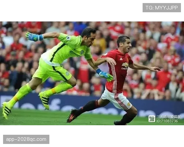 吉鲁与鲁尼锋线作用对比：单点支点效率与多点联动机制的演进