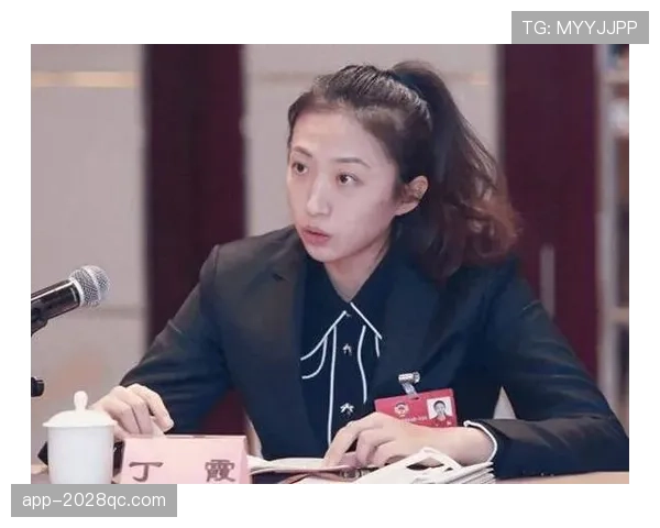 丁霞赛场外的生活太反差了，谁想到她竟然这样花钱炸裂！