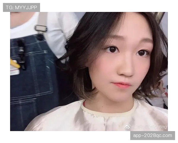 李冰洁训练完啃鸡腿那一下，真·自律狠人