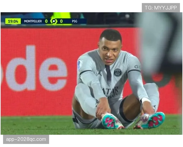 坎塞洛如何应对姆巴佩的速度冲击：顶级边卫与速度型边锋的对位博弈