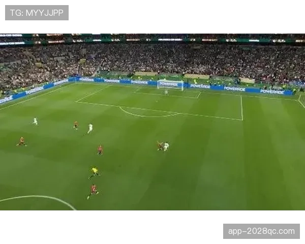 马特奥·查韦斯建功，墨西哥3-0捷克背后的左路优势
